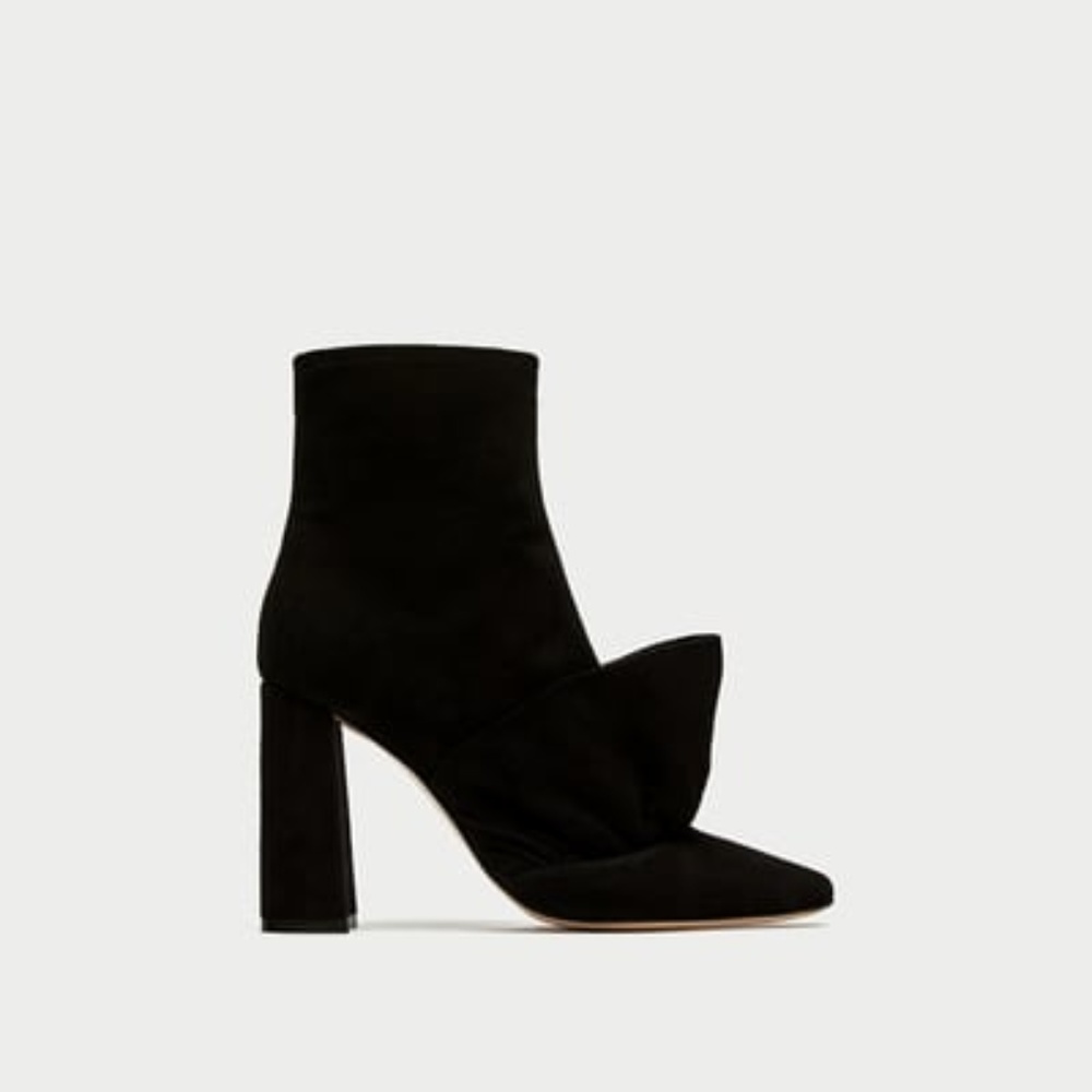 Host Pick😇Zara Black Ruffled Boot
